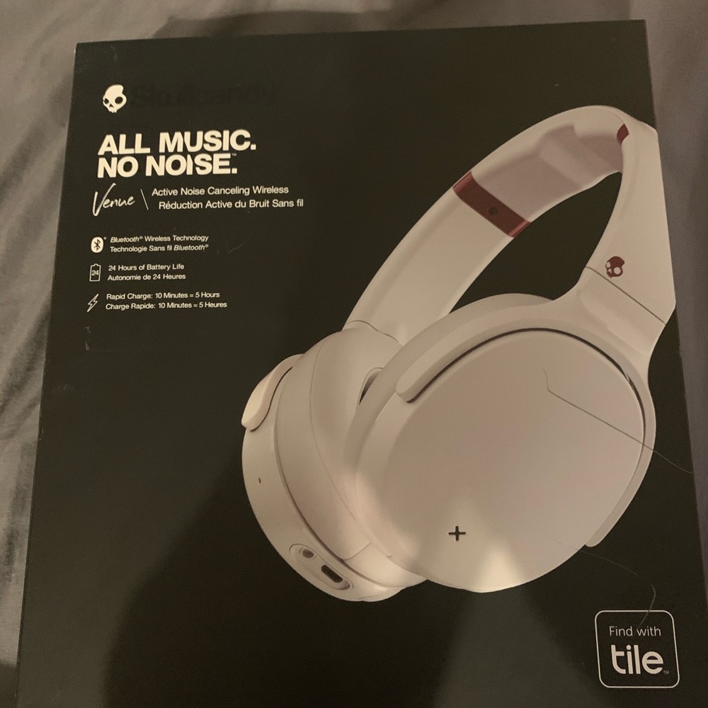Skull candy Venue Tile over the head headphones